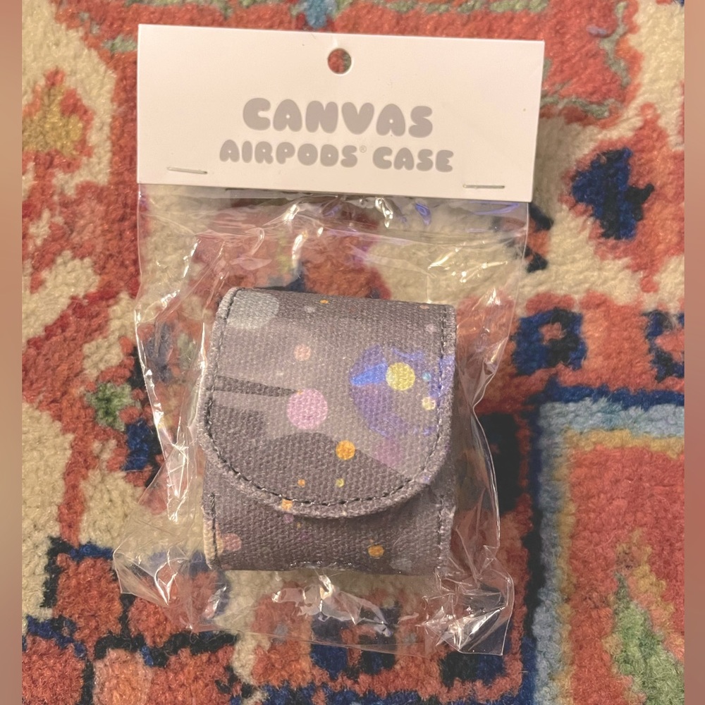 AirPods Case Recycled Materials Canvas NWT Clip Attachment Travel Hook